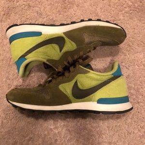 Nike Women’s Internationalist (Military Green)